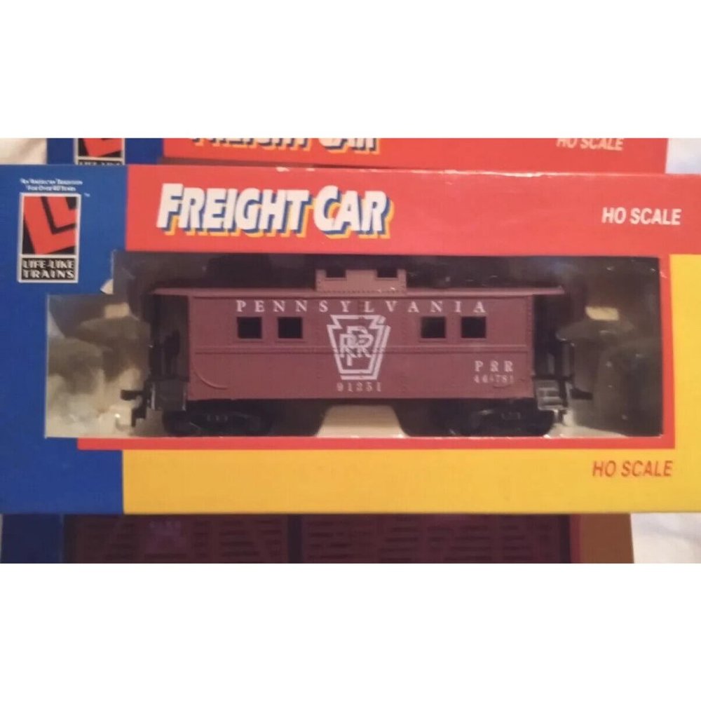 Life-Like Trains Pennsylvania RR Freight Car Caboose 8538 HO Scale Brown #11503